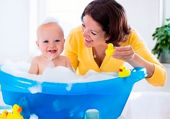 Купание и развитие ребенка в ванне (игрушки и стишки)