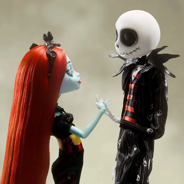 Disney Tim Burton's The Nightmare Before Christmas Jack Skellington and Sally Monster High Skullector Dolls Mattel HNF99.